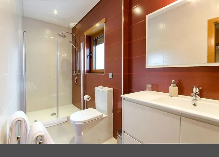 Quinta De Remoaes Feriehus *