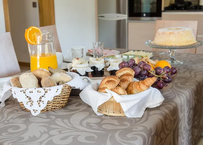 Quinta De Remoaes Feriehus *